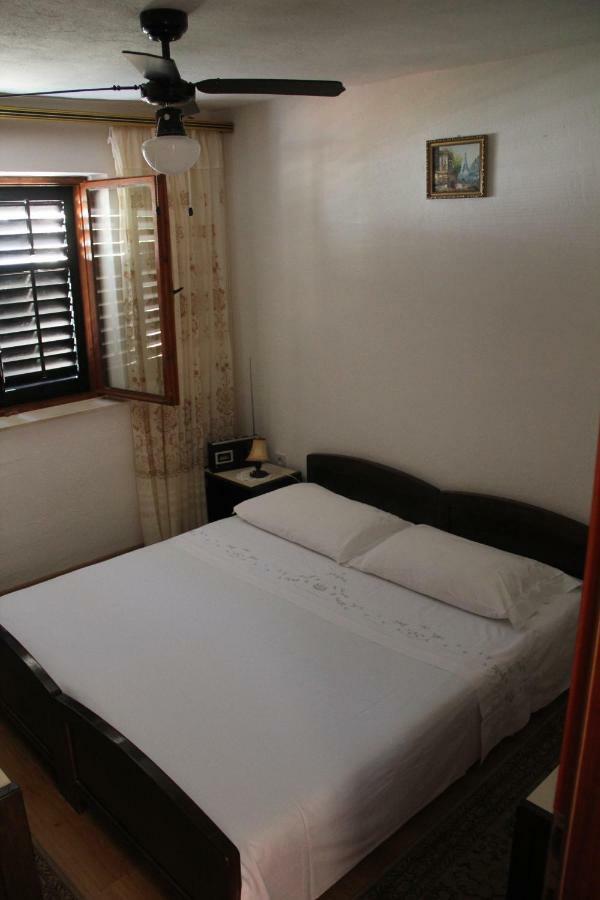 Apartamento App Dujmovic Supetar Exterior foto